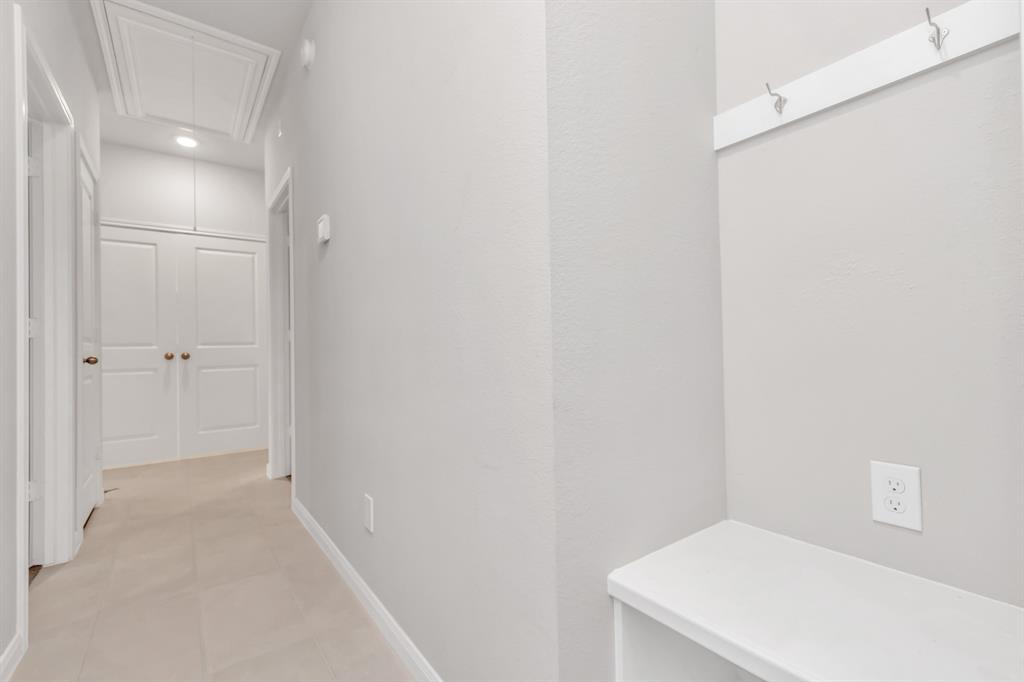 19592 Stripe Hill Bend