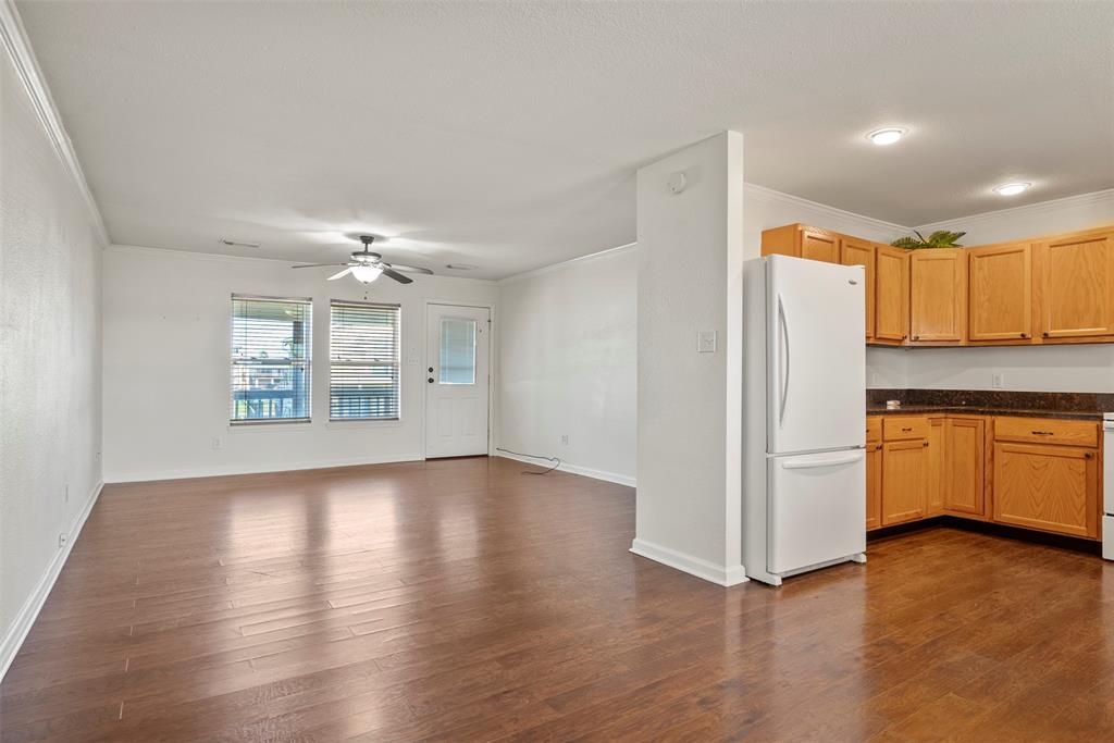 11 Highland Drive, Hitchcock, Texas image 4