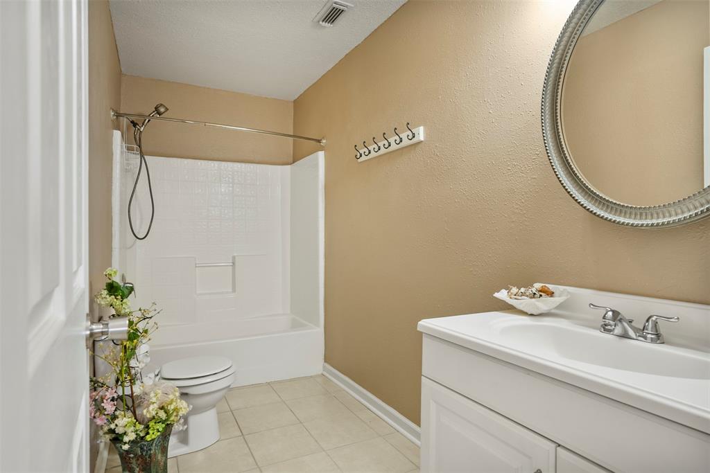 11 Highland Drive, Hitchcock, Texas image 9