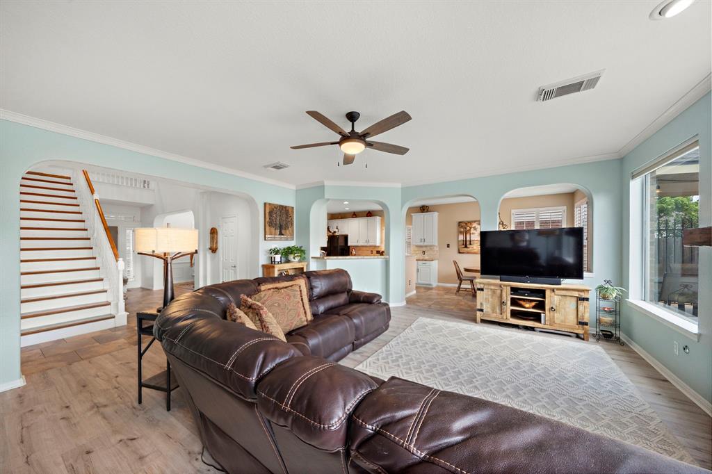 20306 Silverwood Trail, Cypress, Texas image 9