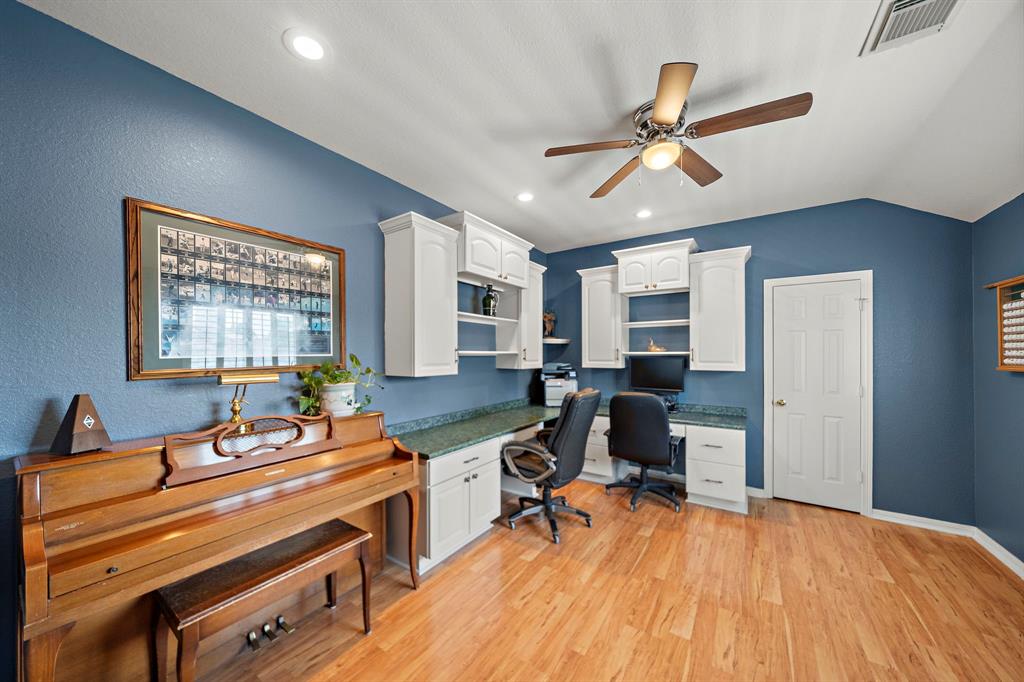 20306 Silverwood Trail, Cypress, Texas image 33