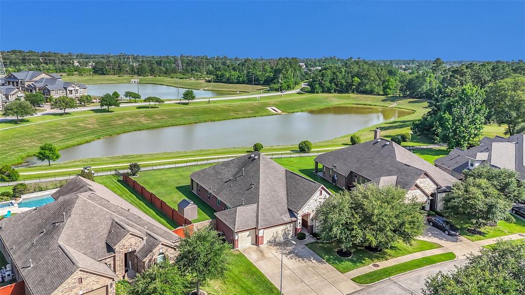 10718 Winding Green Drive, Humble, Texas image 5