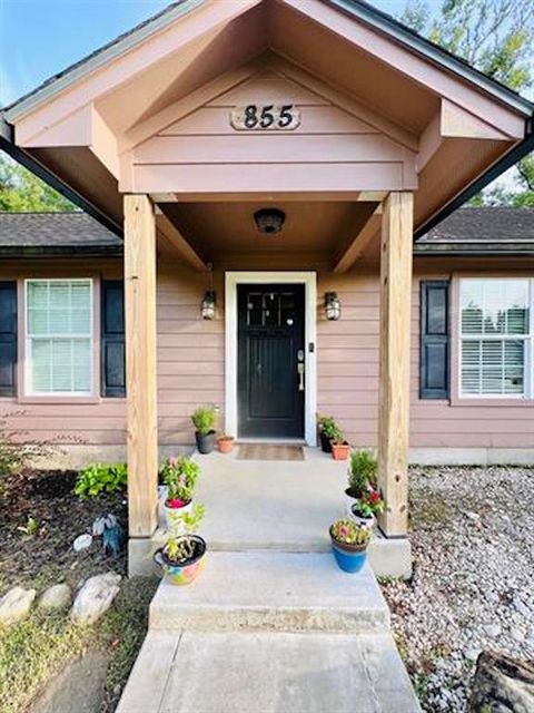 A home in Vidor