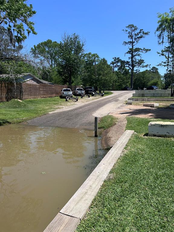 Pin Oak Drive, Houston, Texas image 2