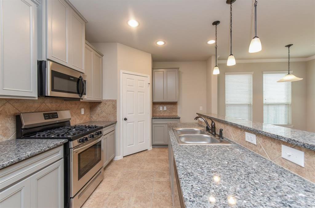 27202 Clear Breeze Drive, Katy, Texas image 3