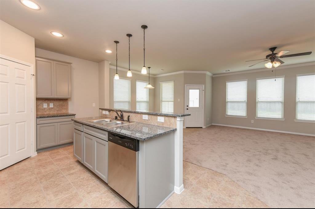 27202 Clear Breeze Drive, Katy, Texas image 2