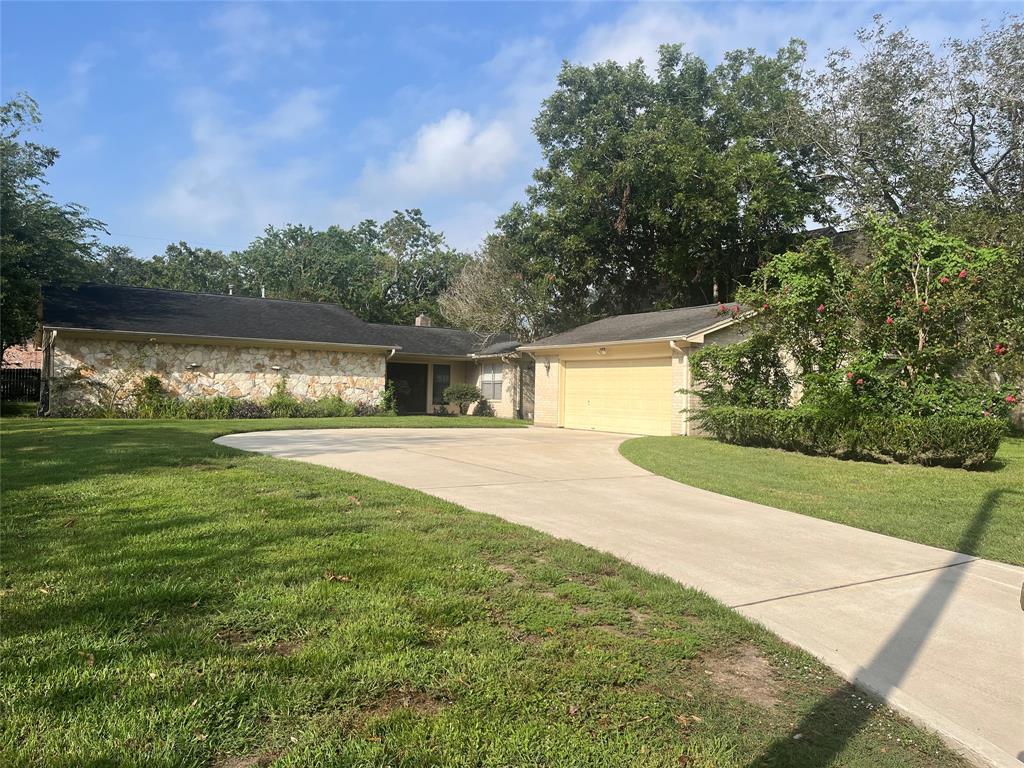 712 Penn Drive, Friendswood, Texas image 1