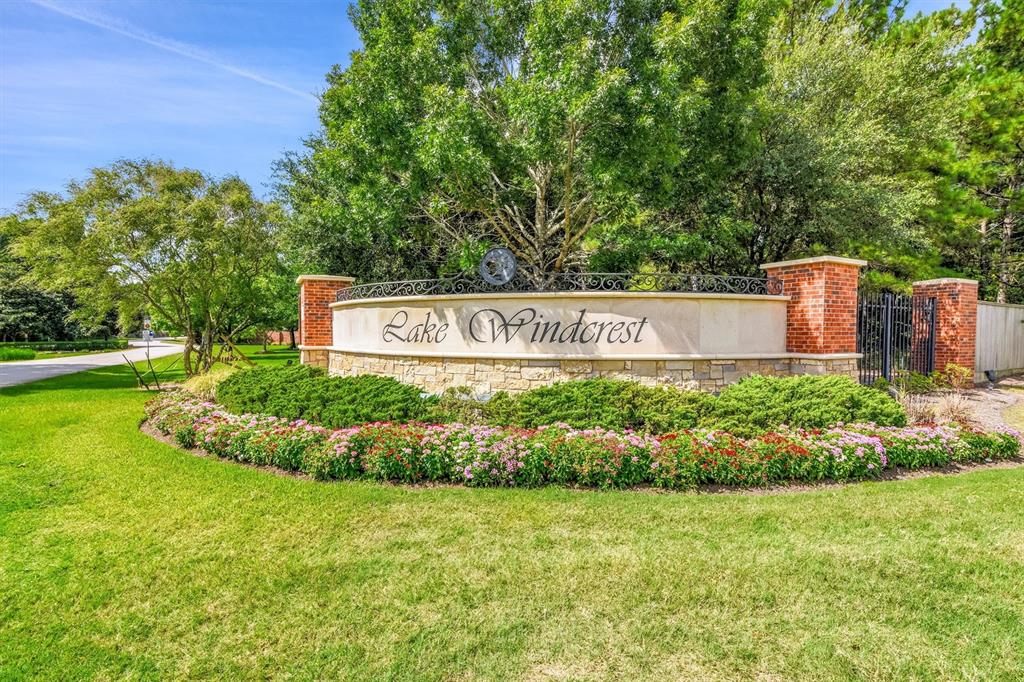 11018 Lake Windcrest