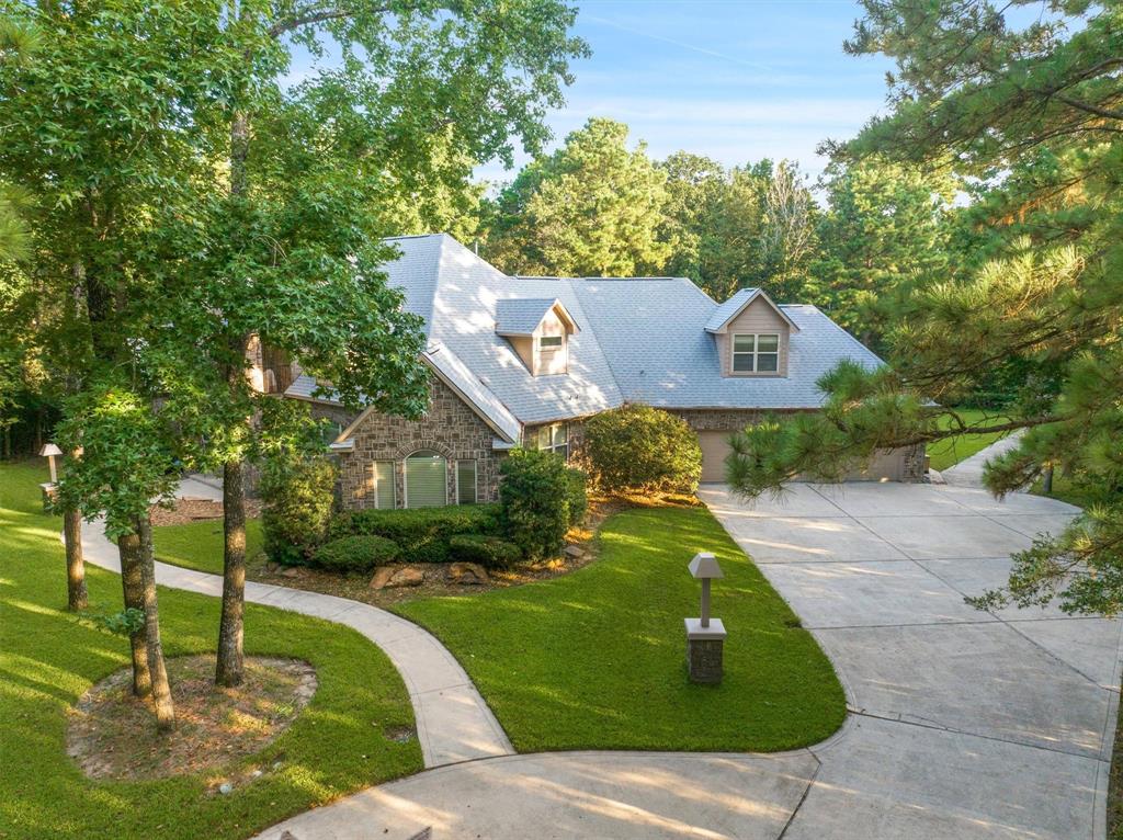 11018 Lake Windcrest