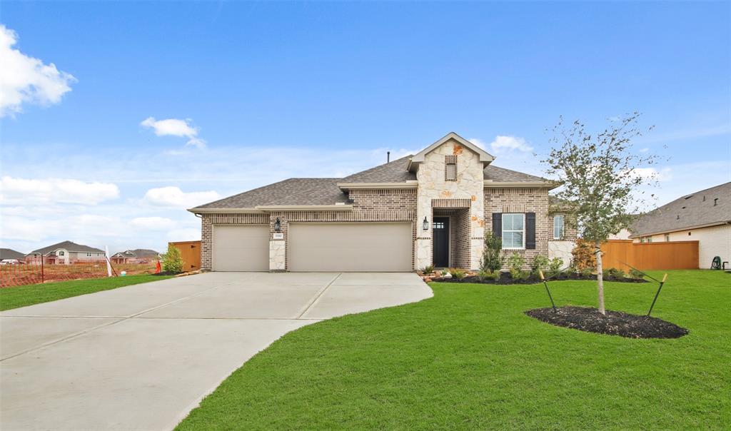 1700 Mesquite Trail, Dayton, Texas image 1