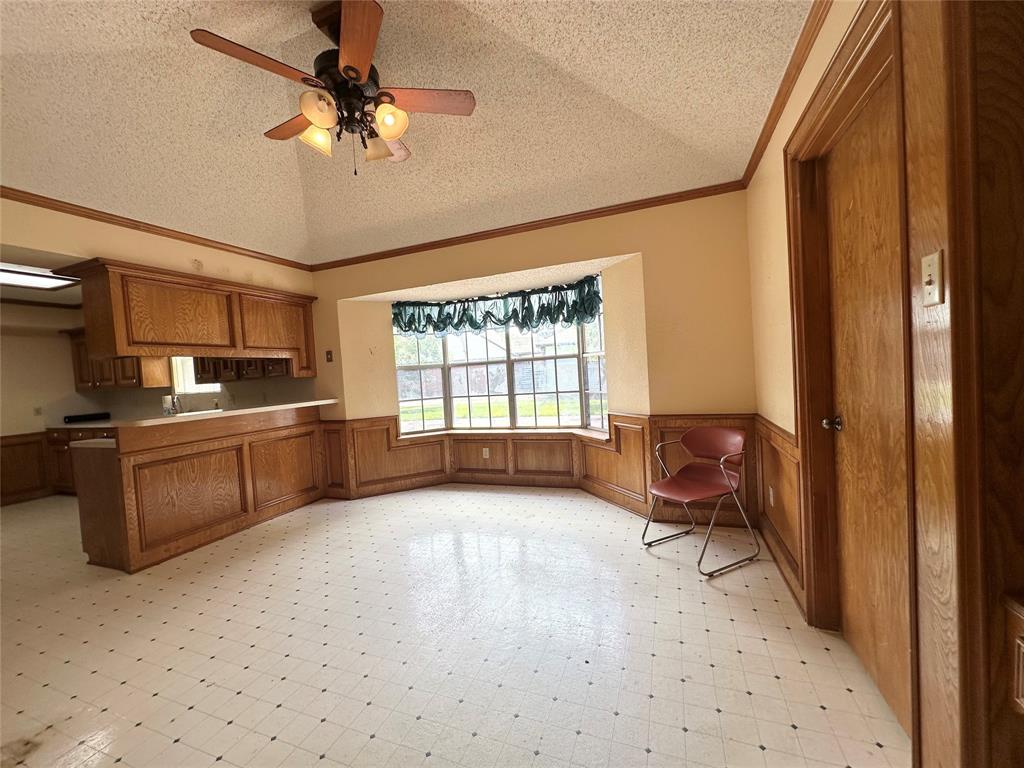 121 Frostwood Drive, Lake Jackson, Texas image 11