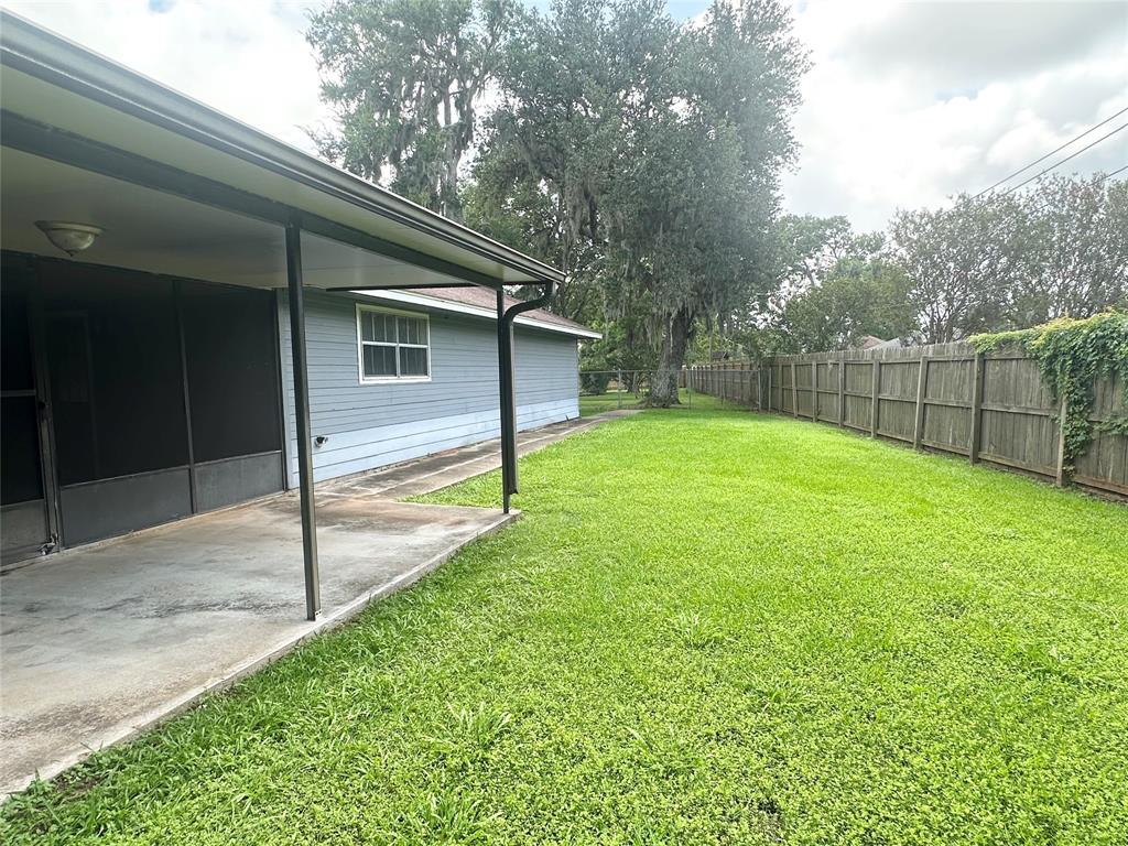 121 Frostwood Drive, Lake Jackson, Texas image 29