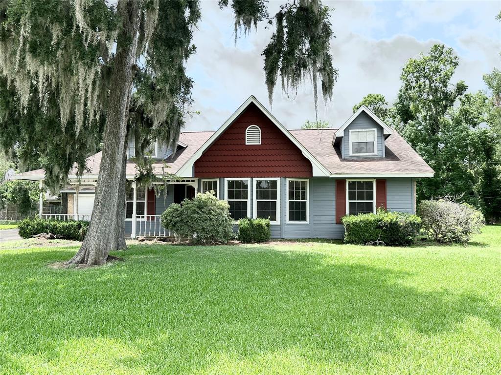 121 Frostwood Drive, Lake Jackson, Texas image 1