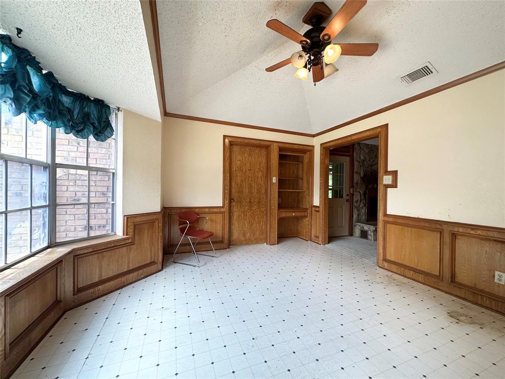 121 Frostwood Drive, Lake Jackson, Texas image 10