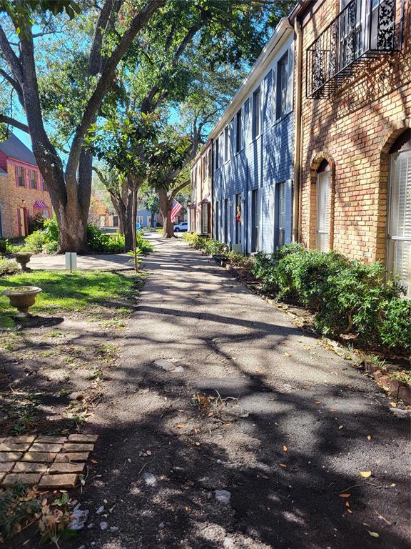 5208 Arboles Drive #C4, Houston, Texas image 2