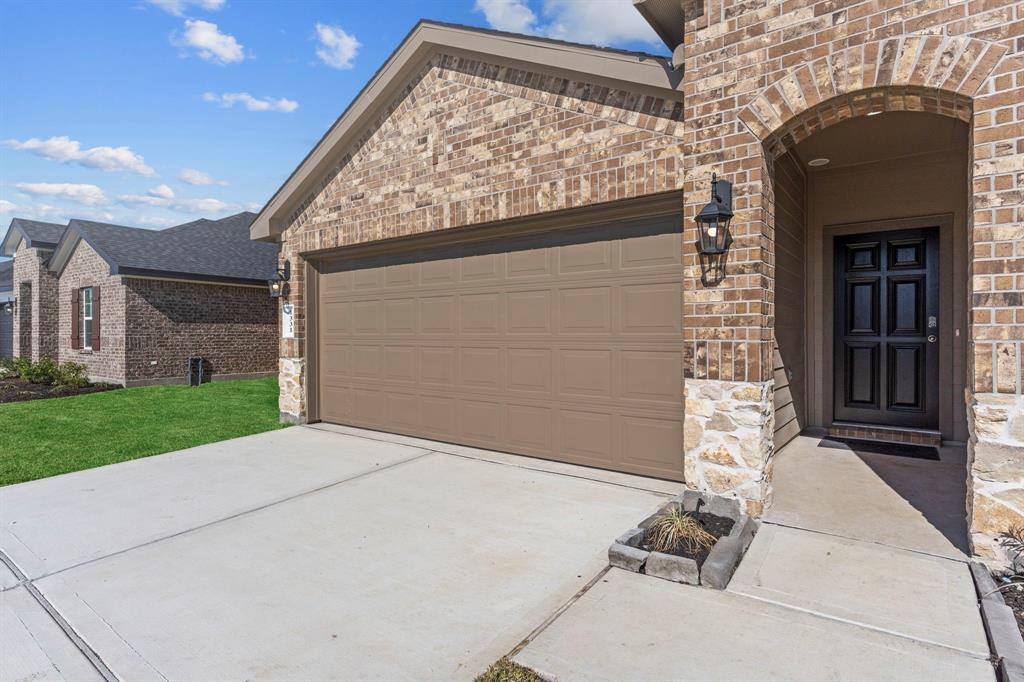 8907 Coral Reef Lane, Iowa Colony, Texas image 3