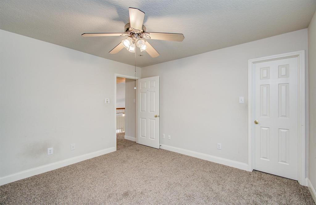 2210 Waters Edge Lane, League City, Texas image 36