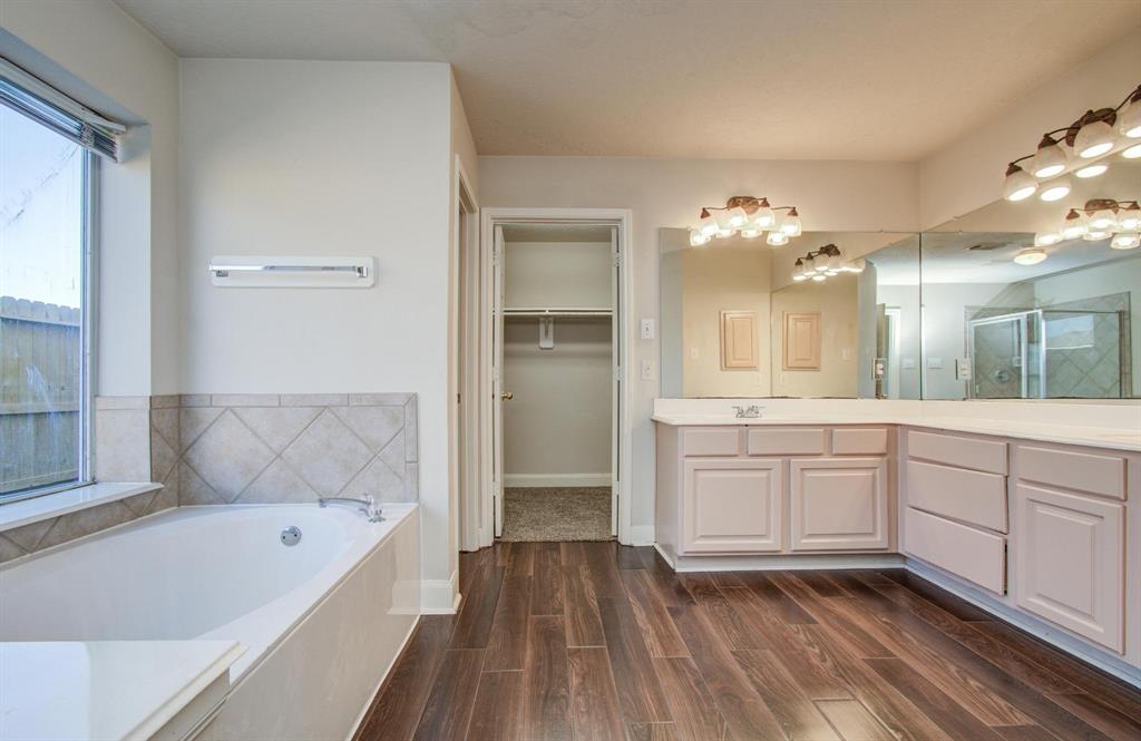 2210 Waters Edge Lane, League City, Texas image 23