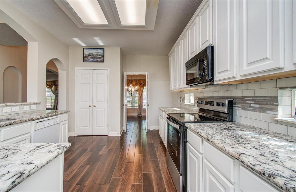 2210 Waters Edge Lane, League City, Texas image 11