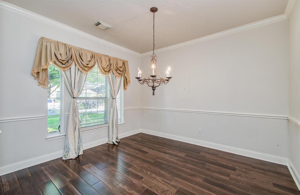 2210 Waters Edge Lane, League City, Texas image 6