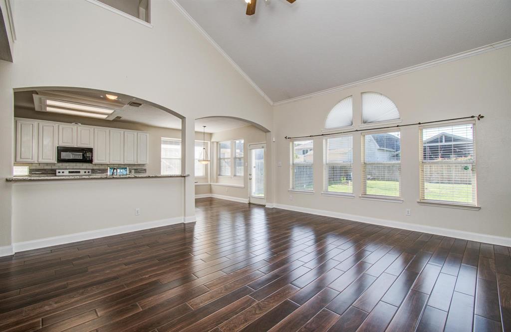 2210 Waters Edge Lane, League City, Texas image 15