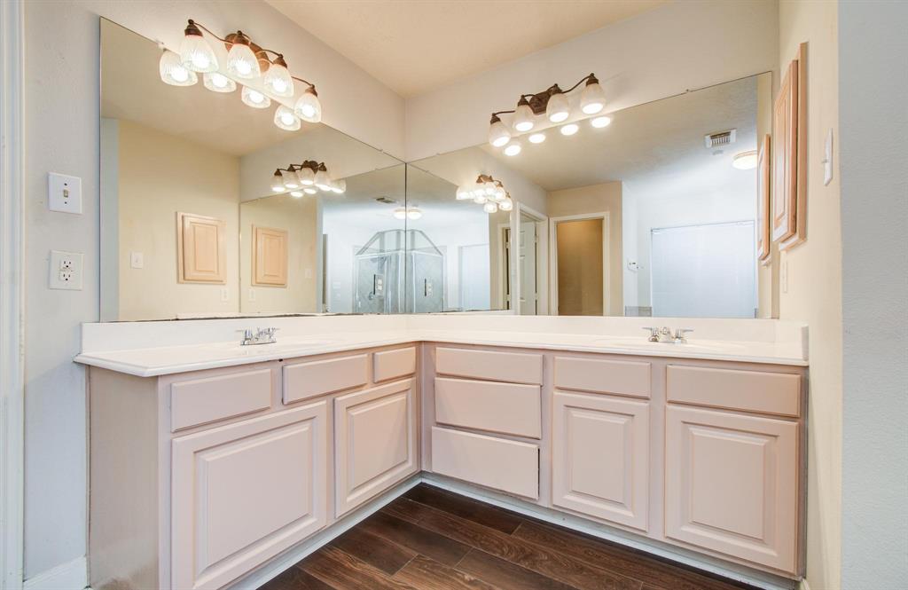 2210 Waters Edge Lane, League City, Texas image 20