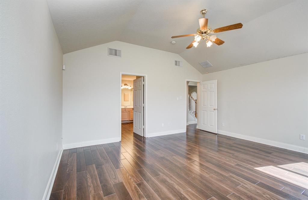 2210 Waters Edge Lane, League City, Texas image 19