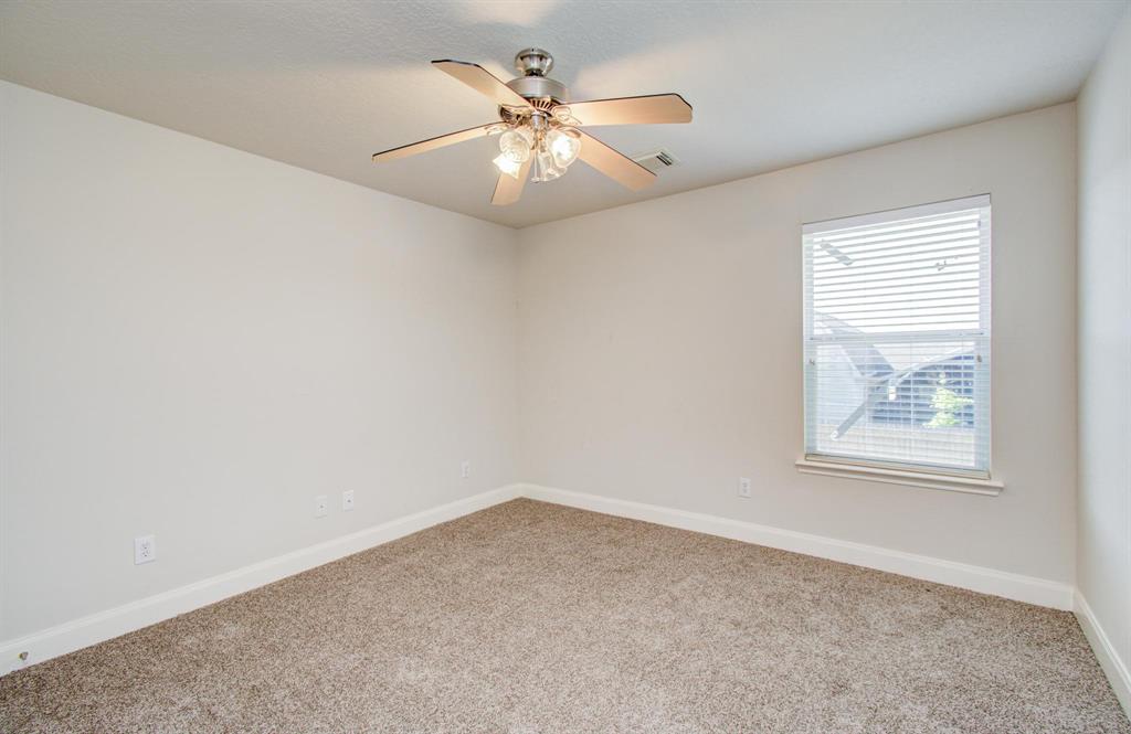 2210 Waters Edge Lane, League City, Texas image 39
