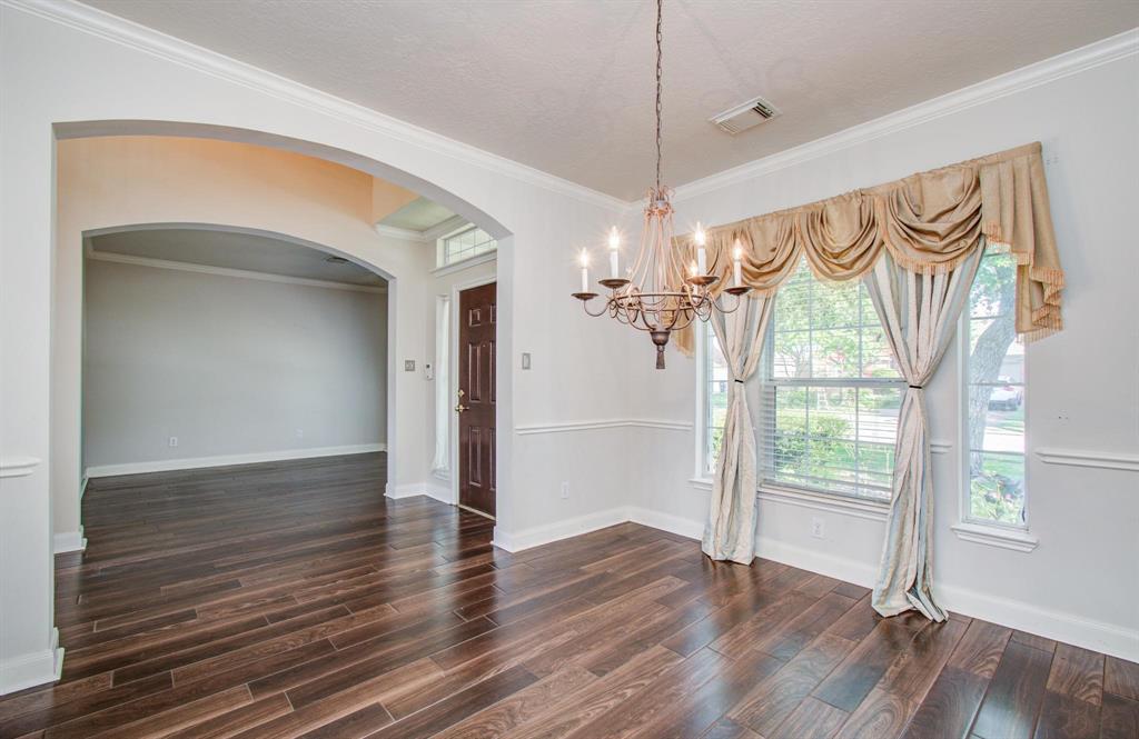 2210 Waters Edge Lane, League City, Texas image 8