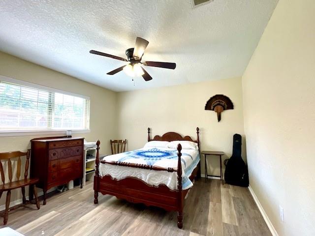 505 W Mimosa Street, Angleton, Texas image 8