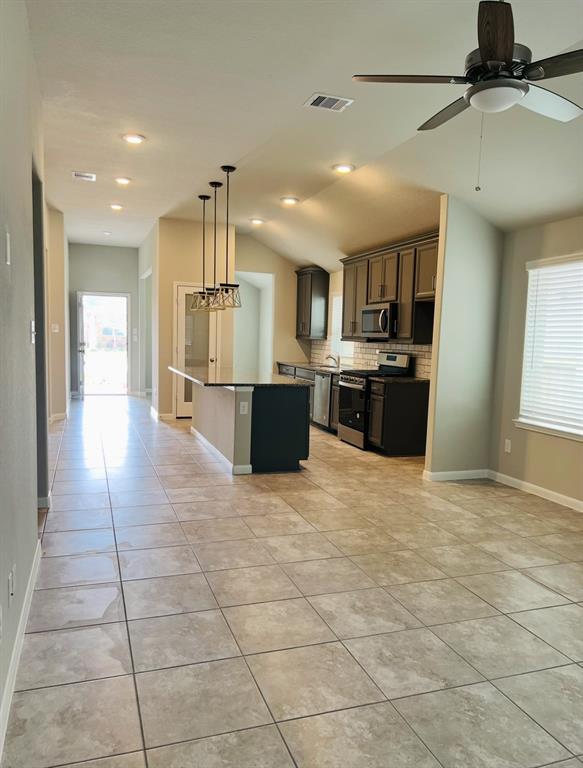 2338 Vanessa Cay Lane, La Porte, Texas image 7