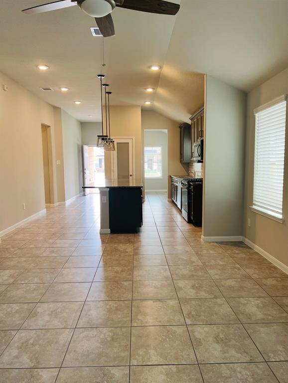 2338 Vanessa Cay Lane, La Porte, Texas image 6