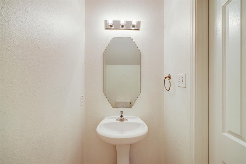 32006 Annice Lane, Pinehurst, Texas image 13