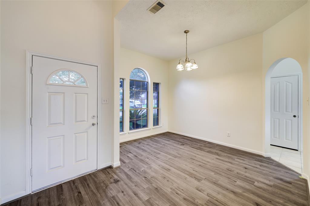 32006 Annice Lane, Pinehurst, Texas image 4