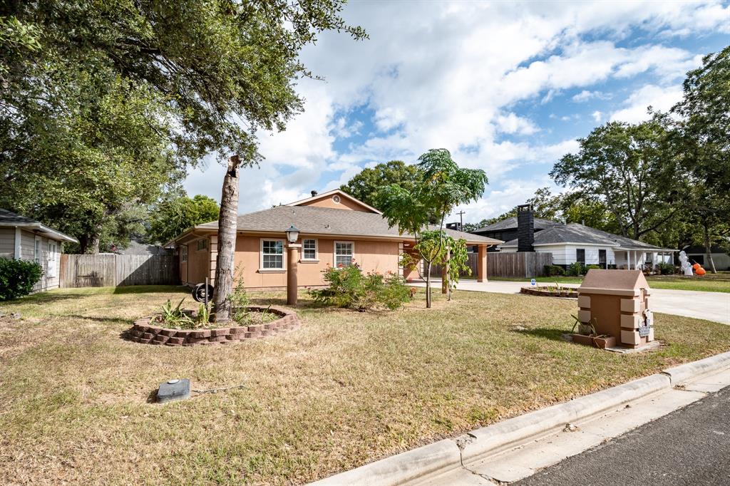 204 Forrest St Street, Baytown, Texas image 3
