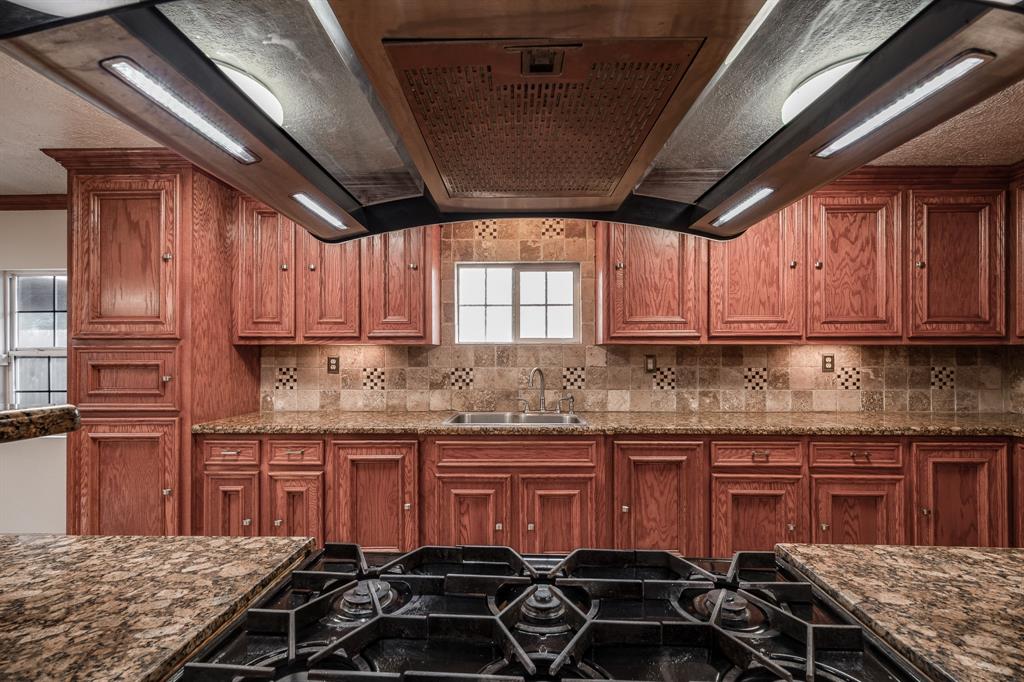 204 Forrest St Street, Baytown, Texas image 16
