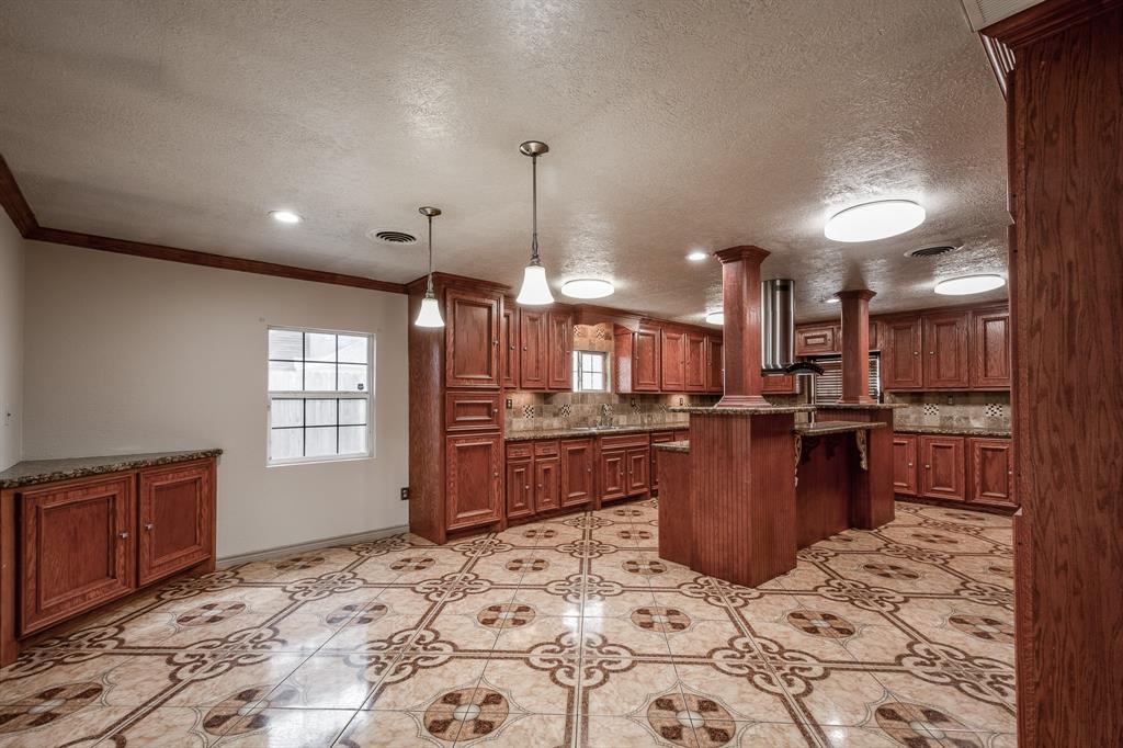 204 Forrest St Street, Baytown, Texas image 11