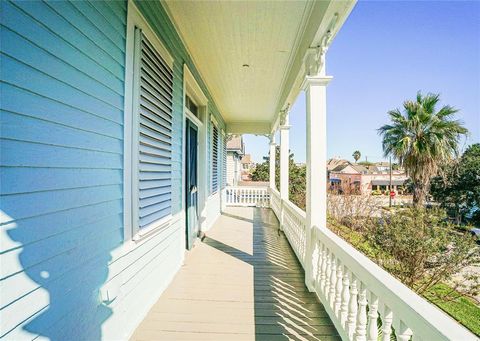 Photo of 1412 Postoffice Street #B, Galveston, TX 77550 (MLS # 95393850)