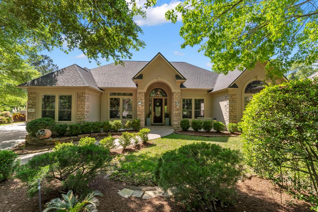 86 W Thymewood Place, The Woodlands, Texas image 2