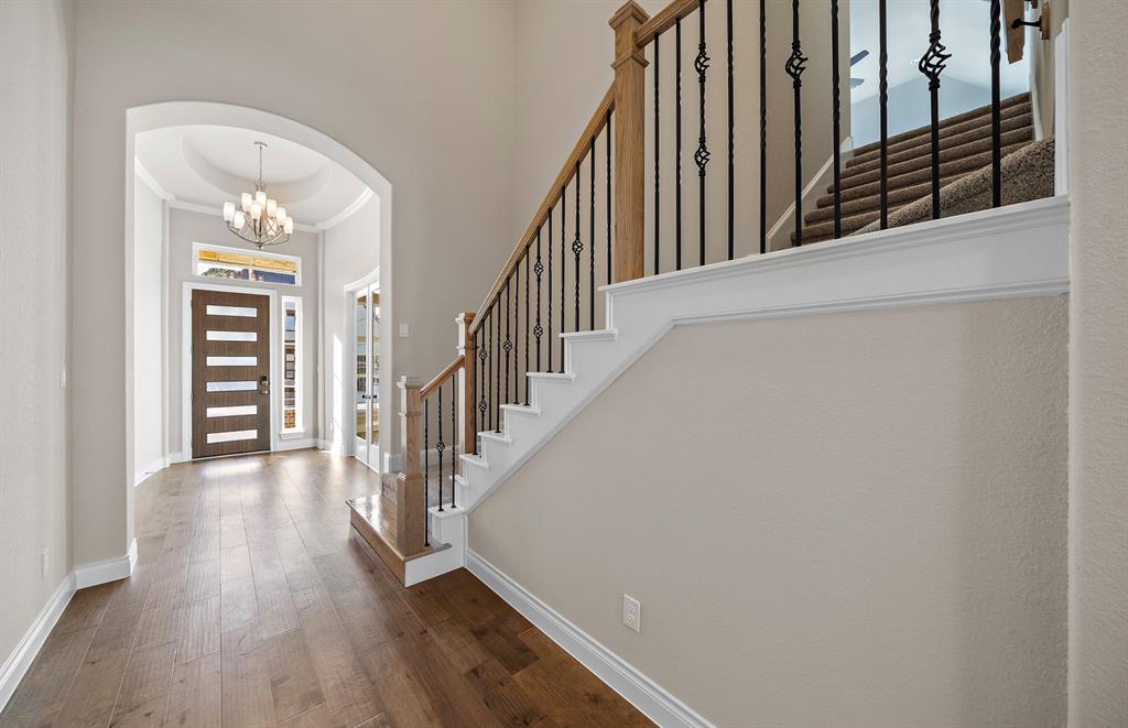 21610 Hummingbird Bush Drive, Cypress, Texas image 9