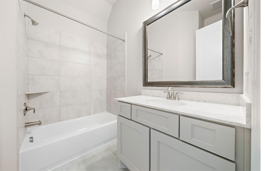 21610 Hummingbird Bush Drive, Cypress, Texas image 33