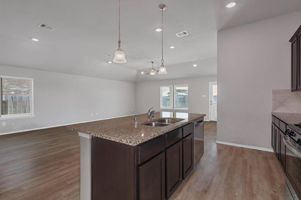 2314 Brickfielder Lane, Baytown, Texas image 13