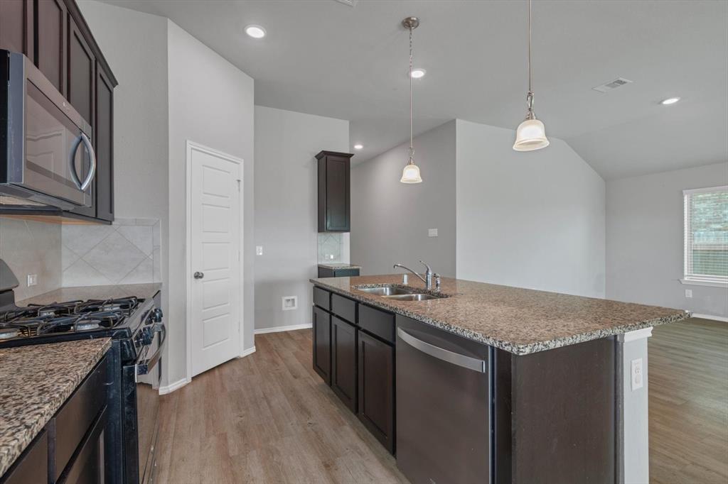2314 Brickfielder Lane, Baytown, Texas image 12