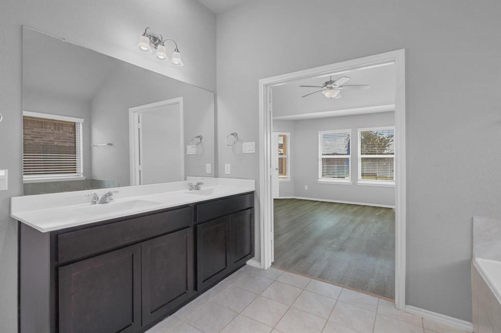 2314 Brickfielder Lane, Baytown, Texas image 22