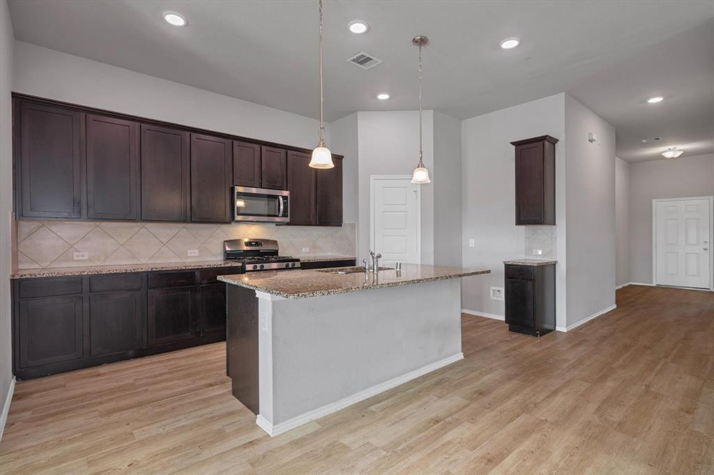 2314 Brickfielder Lane, Baytown, Texas image 10