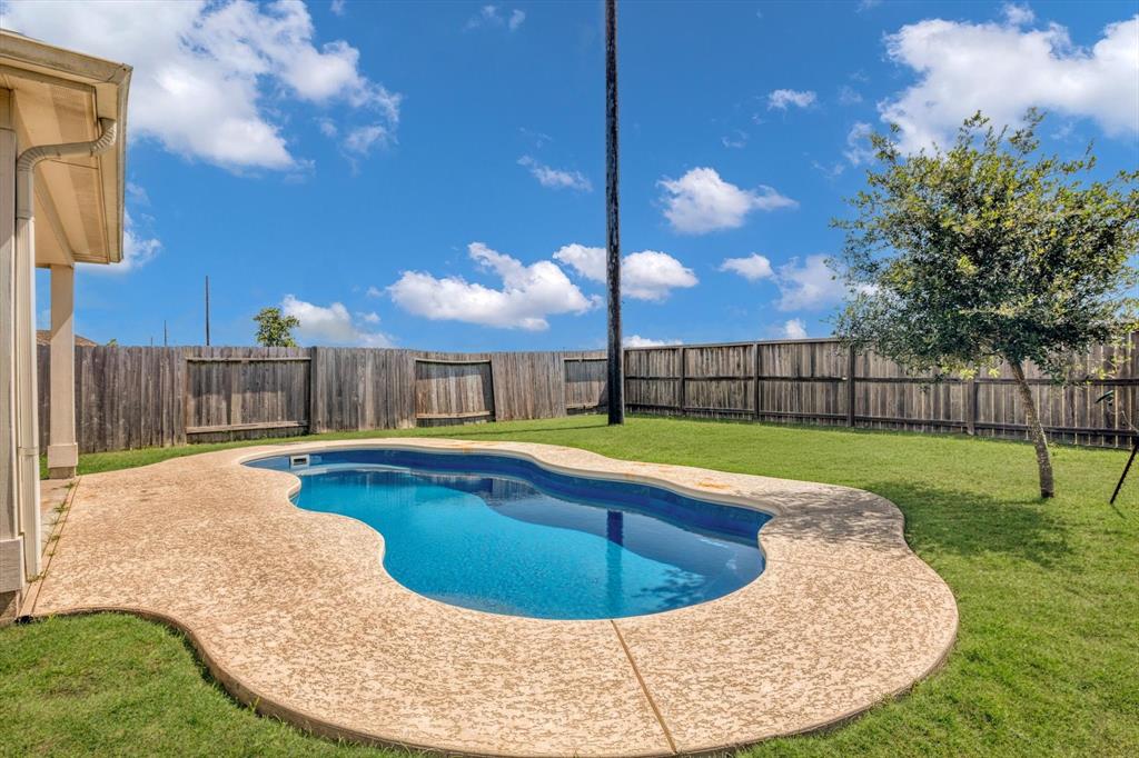 2314 Brickfielder Lane, Baytown, Texas image 38