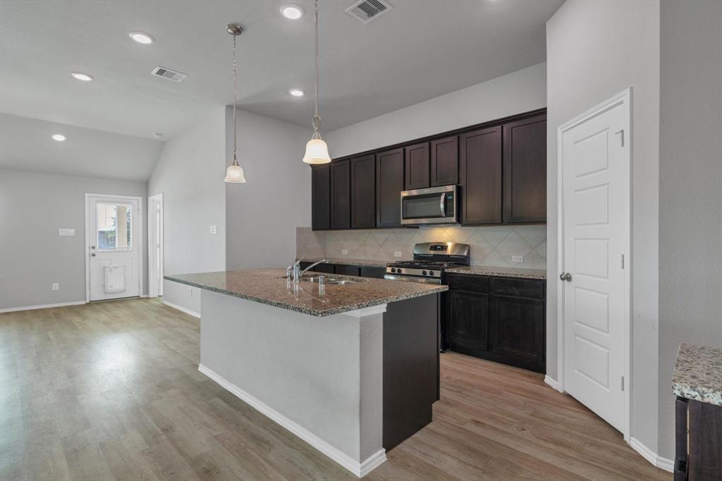 2314 Brickfielder Lane, Baytown, Texas image 11