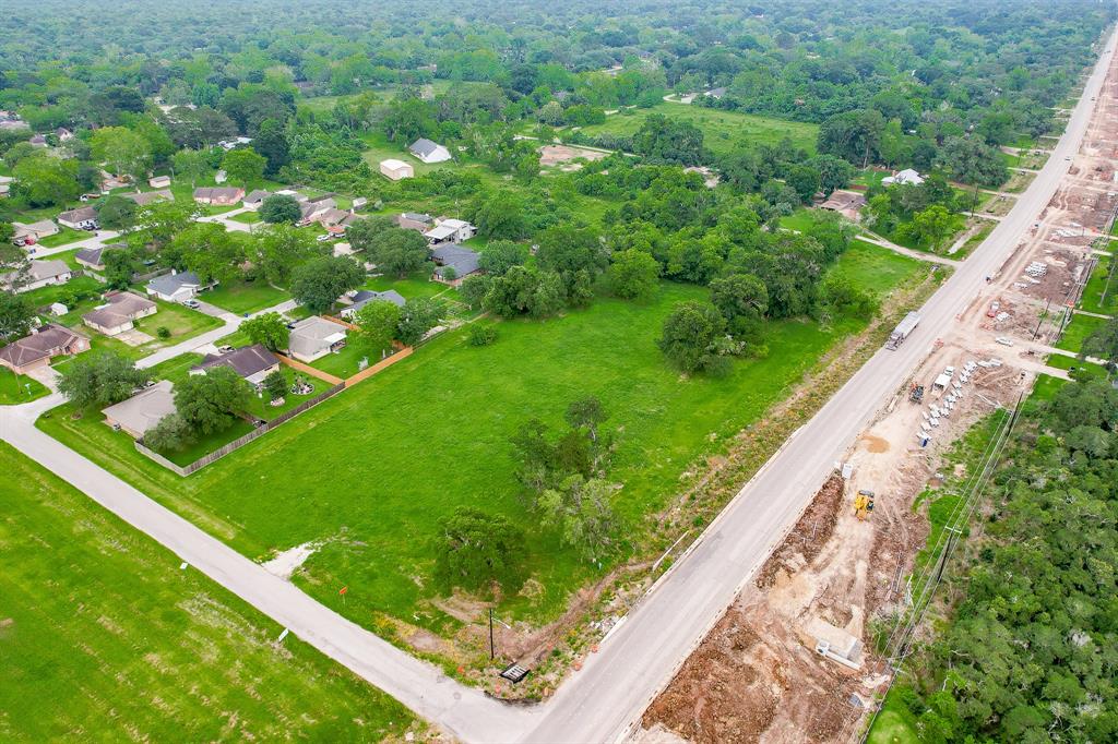 W Meadow Lane, West Columbia, Texas image 3