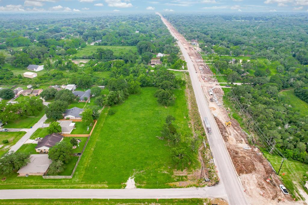 W Meadow Lane, West Columbia, Texas image 4