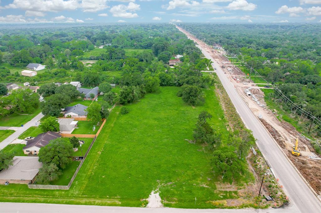 W Meadow Lane, West Columbia, Texas image 2